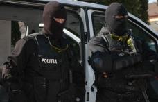 Administratori al unei societăți din comuna Hudești, reținuți pentru evaziune fiscală și spălare de bani 