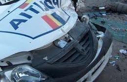 Șeful de post din Dersca s-a urcat la volan beat criţă și a făcut accident cu maşina Poliţiei