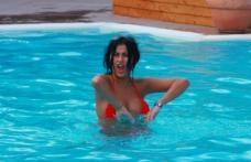 Daniela Crudu, la un pas să se înece după ce s-a aruncat beată în piscină