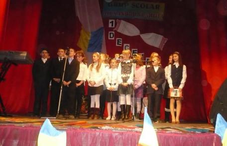 Spectacol folcloric organizat de Grupul Scolar Al.Vlahuta Sendriceni