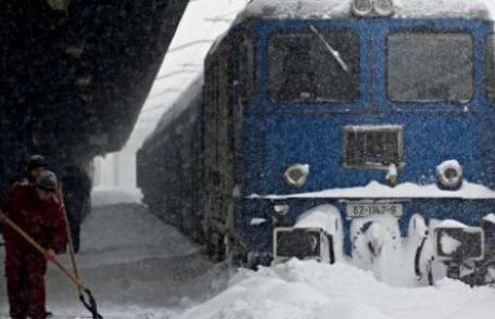 Mai multe trenuri blocate în Suceava