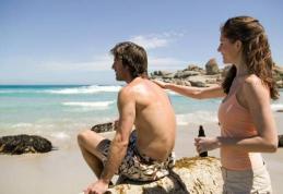 Pericol: Cremele de protecţie solară distrug plajele
