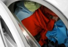 Pericolul din mașina de spălat: Cum ne pot îmbolnăvi hainele „curate”