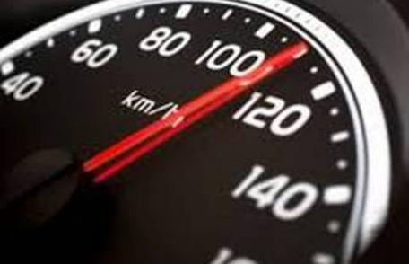 UE vrea limitatoare de viteză care să nu permită maşinilor să depăşească 112 km/oră