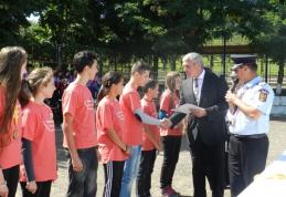 Elevi de la o școală dorohoiană printre câştigătorii taberei de vară în domeniul situaţiilor de urgenţă