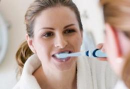 Spălatul corect pe dinţi scade riscul de cancer