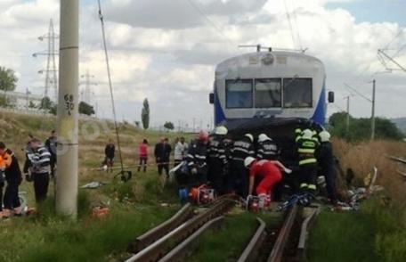 Tragedie la Iași! Nouă morţi şi doi răniţi după ce un microbuz a fost lovit de trenul Iași-Dorohoi