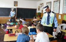 Polițiștii botoșăneni, alături de elevi, la începerea noului an școlar