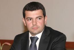 Ministrul Daniel Constantin şi secretarul de stat Valentin Şoneriu din cadrul MADR au răspuns întrebărilor deputaţilor liberali