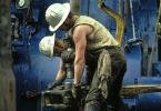muncitori-platforma-petroliera