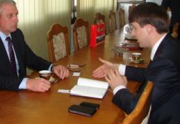 Primă vizită a Consulului Ion Coşer la prefectul judeţului Botoşani