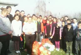 Voluntariat în campania „Săptămâna legumelor și fructelor donate” la Școala Văculești
