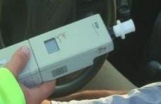 Șoferi aflați sub influența băuturilor alcoolice la volan sancționați de polițiști