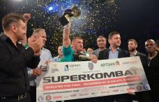 Şase români vor lupta în marea finală a circuitului Superkombat din 2013
