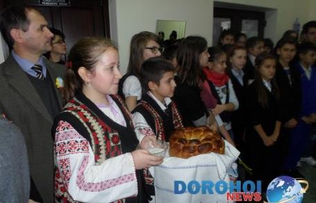A 95-a aniversare a Marii Uniri sărbătorită la Şcoala Gimnazială „Mihail Kogălniceanu” Dorohoi - FOTO