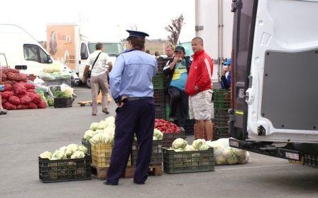 Amenzi de aproape 600.000 lei în domeniul comerţului cu, legume, fructe și carne date polițiștii botoșăneni