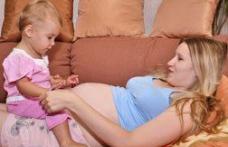 Femeile care nasc al doilea copil în timpul concediului de maternitate primesc mai puţini bani