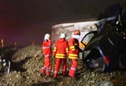 Accident grav în Suceava: Un tânăr a murit după ce a intrat cu maşina într-un zid