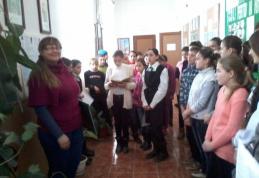 Școala Gimnazială nr.1 Văculești - „La mulți ani, Eminescu!” - FOTO