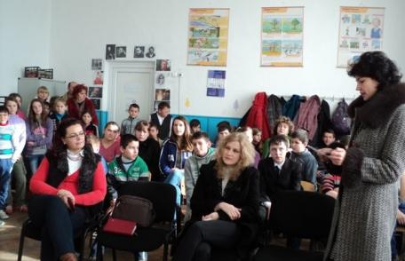 „Eminescu –Beethoven al graiului românesc!”, activitate desfășurată la Şcoala „Dimitrie Romanescu” Dorohoi - FOTO