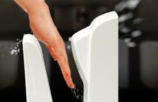 De ce nu trebuie să folosești uscătoarele de mâini din toaletele publice