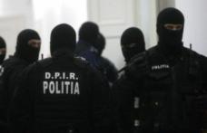 Polițiștii descind în această dimineață în mai multe locuințe din județele Botoșani și Suceava