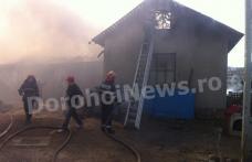 Incendiu puternic izbucnit în această dimineaţă la o anexă gospodărească din Dorohoi