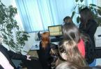Elevii liceului „Alexandru cel Bun” din Botoșani împreună cu cadrele didactice, la poliție (2)