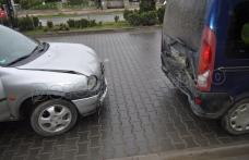 Accident de circulație produs de o șoferiță neatentă pe Bulevardul Victoriei din Dorohoi - FOTO