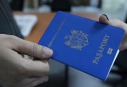 Cetăţenii moldoveni cu paşapoarte biometrice pot călători de astăzi în România fără viză