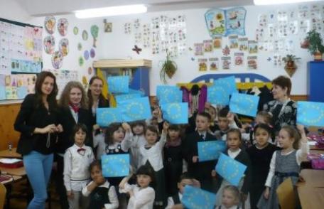 Ziua Europei sărbătorită de Consiliul Județean Botoșani alături de copiii din clasa pregătitoare