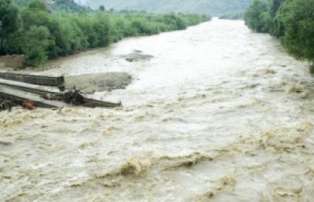 Comandament de urgență la Guvern. Cod portocaliu de inundații pe mai multe râuri