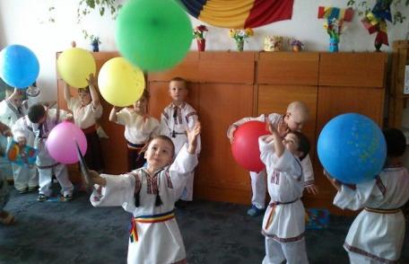 Ziua copilului sărbătorită și de „Grupa fluturașii”, de la Grădinița nr. 8 Dorohoi - FOTO
