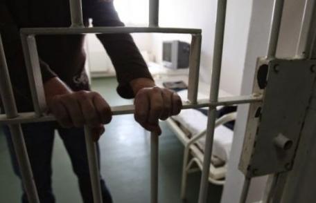 Bărbat din Dorohoi escortat și încarcerat după ce a încercat sustragerea executării pedepsei cu închisoarea