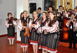„Acasă la noi” - spectacol organizat la Dorohoi pentru oaspeții din Orhei - FOTO
