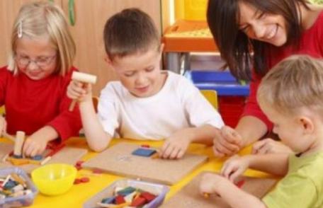 Anunț șoc pentru părinți: Ministrul Educaţiei pregăteşte învățământ obligatoriu de la 3 ani