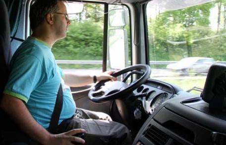 Șoferi de camion căutați în judeţul Botoşani de către o firmă din Oradea