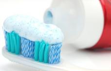 Avertismentul cercetătorilor: Pericolul ascuns din pasta de dinţi