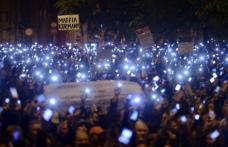 Taxa pe internet a scos mii de unguri în stradă