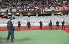 Peste 40 de de susţinători ai echipei de fotbal Petrolul Ploieşti au interdicţie de a pătrunde pe stadioane