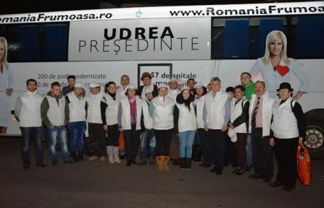 Un numeros grup de membrii PMP Botoșani, au participat la caravana pentru promovarea Elenei Udrea