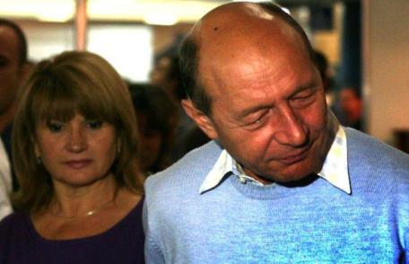 Maria Băsescu îşi caută avocaţi pentru un proces de divorţ