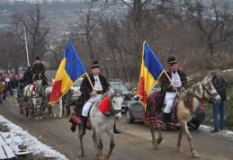 Datini, tradiții și obiceiuri: Cupluri de aur și performanța premiate la Ziua comunei Văculești 2014 - VIDEO/FOTO