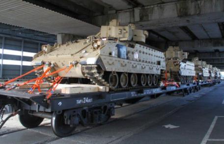 SUA trimit tancuri şi vehicule blindate în România