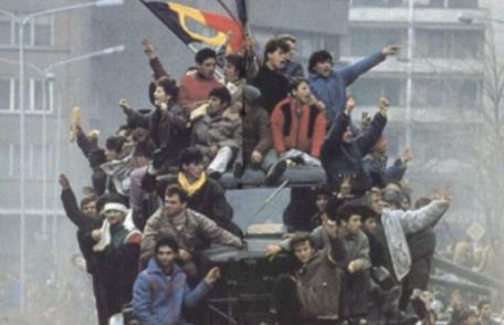 Guvernul a modificat Legea recunoștinței față de eroii martiri și luptătorii Revoluției din 1989