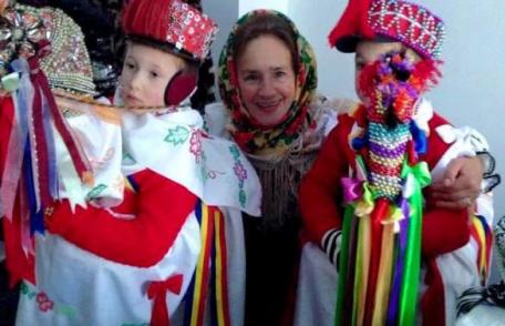 Sofia Vicoveanca încântată de obiceiurile de iarnă la Festivalul de la Pomârla