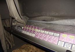 Peste 1.700 pachete de ţigări ascunse în cabina unui autocamion - FOTO