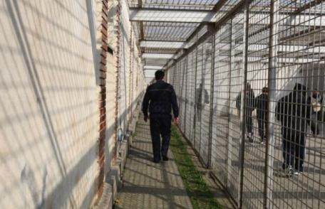 DIICOT a destructurat o reţea specializată în introducerea de droguri în Penitenciarul Botoşani