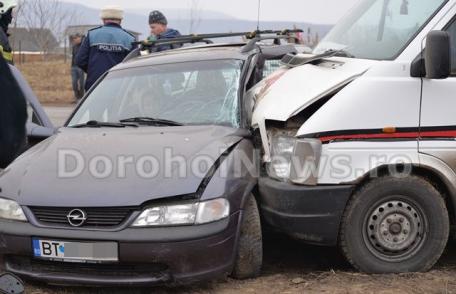 Accident grav la Leorda: Impact violent între o autoutilitară și un autoturism pe DN 29B Dorohoi-Botoșani - FOTO