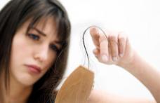 Cum opreşti căderea părului: Câteva metode sănătoase şi ieftine